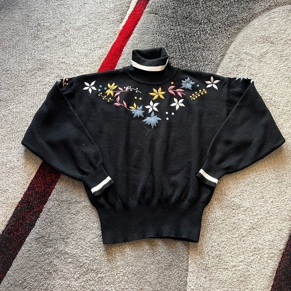 Obermeyer Vintage Black Floral Embroidered Turtleneck Sweater - Picture 1 of 4